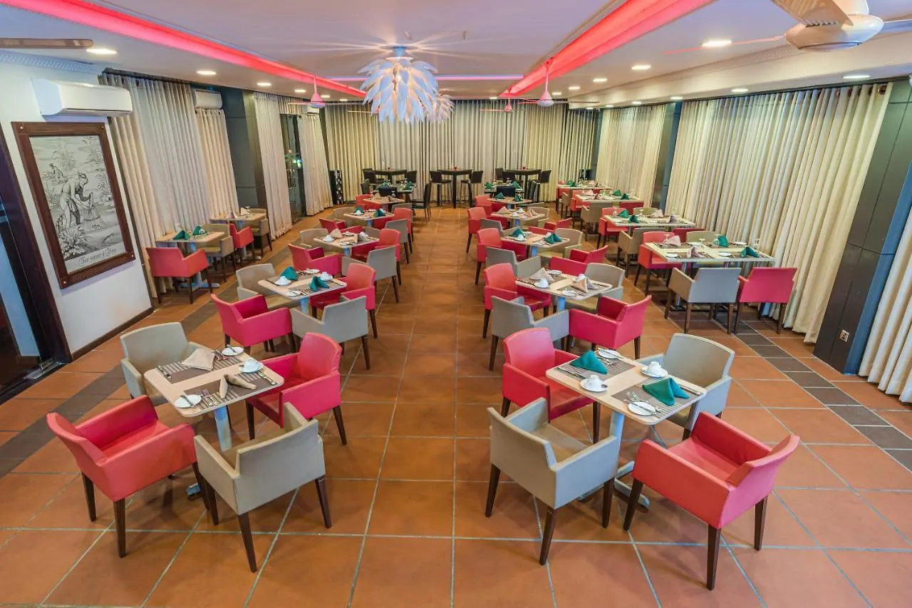 Earl'S Red Colombo Hotel